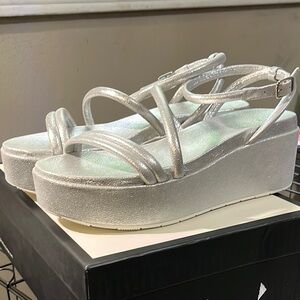 J Slides Silver Metallic Leather Platform Quilted Strappy Sandals Women's 10